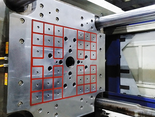 650噸注塑機(jī)快速換模 650噸注塑機(jī)快速換模